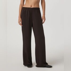 Vuori Java Nova Satin Wideleg Pant